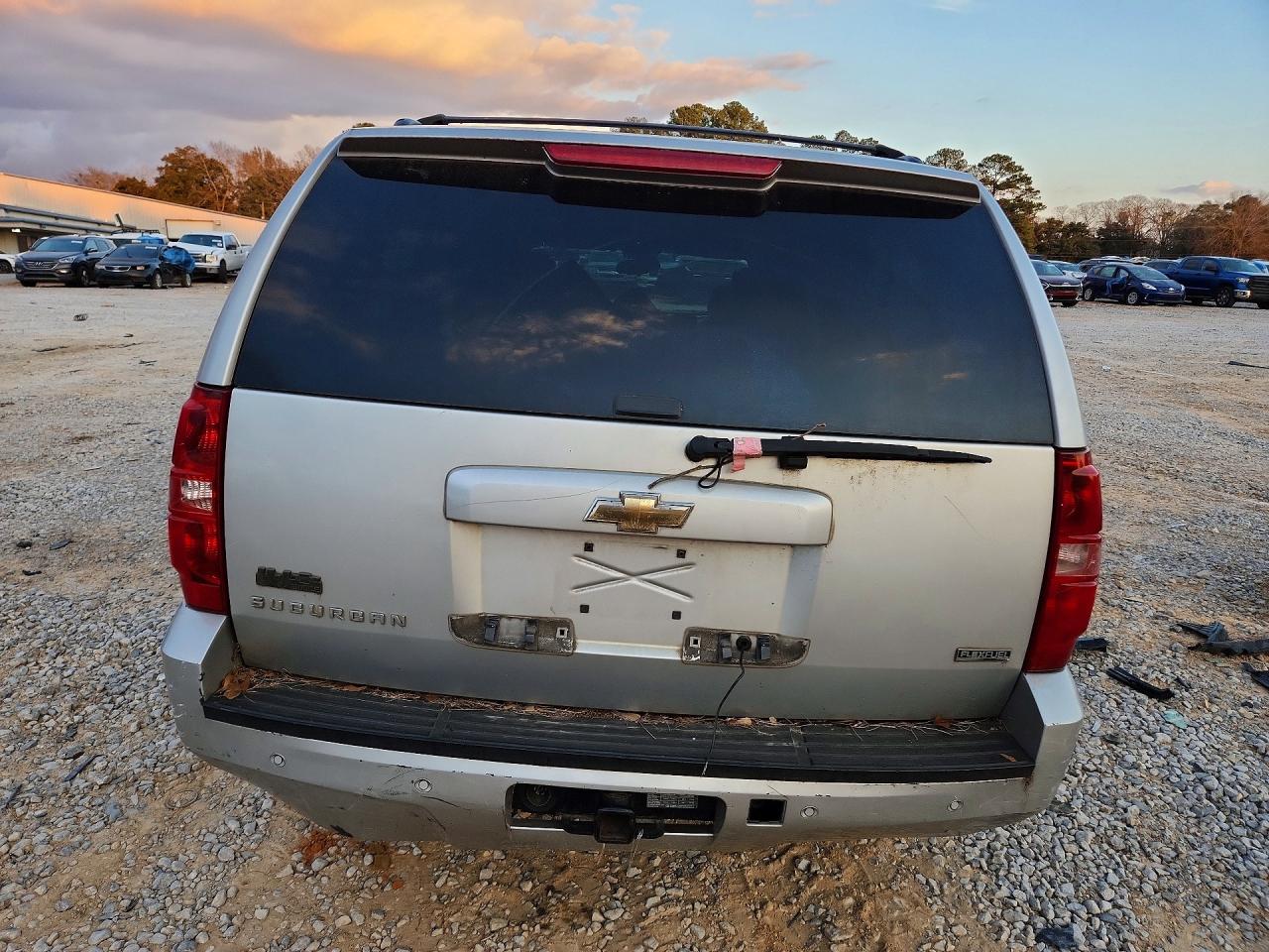 Chevrolet Suburban C1500 Lt