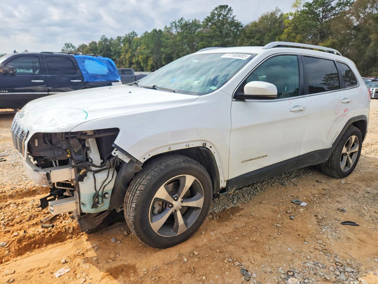 Salvage Jeep Grand Cherokee Image