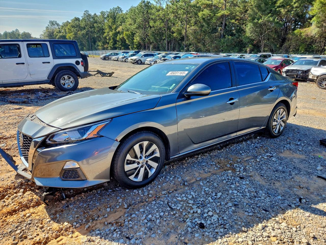 Salvage Nissan Altima Image