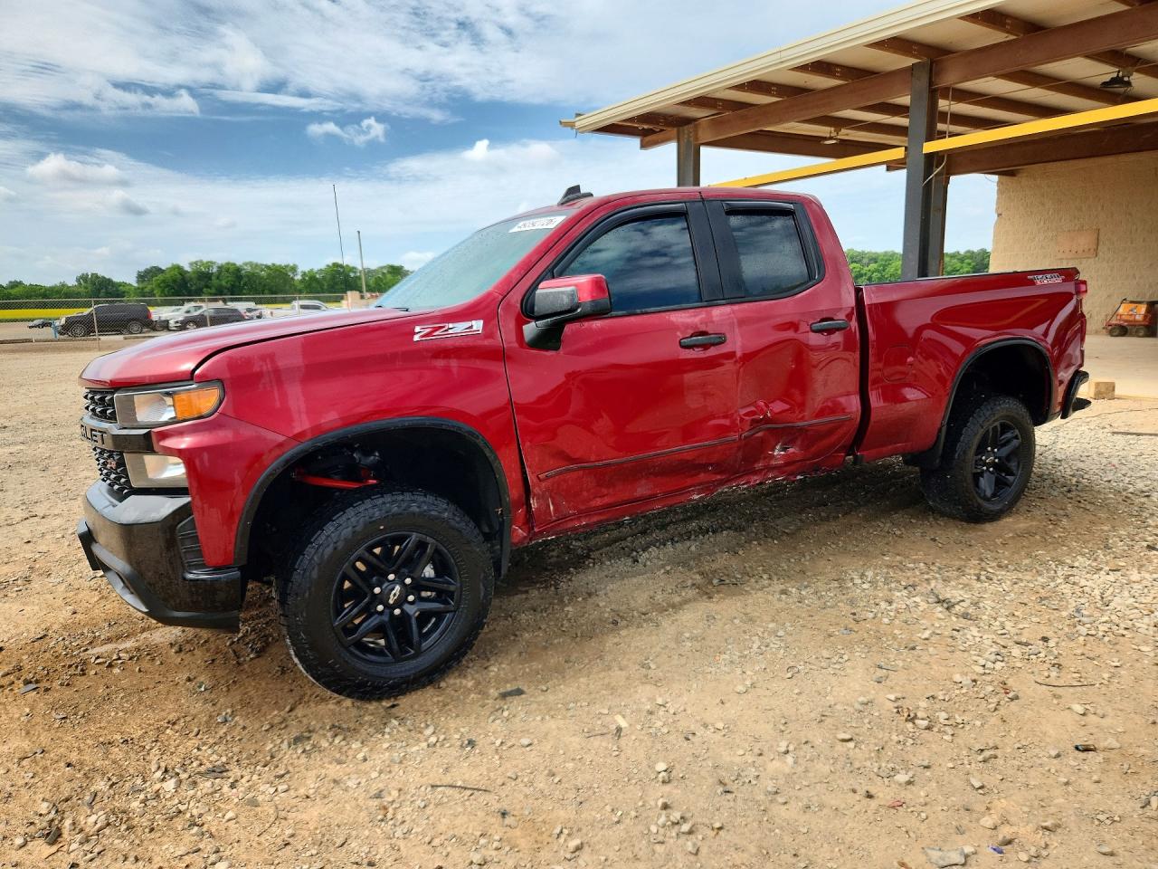 Salvage Chevrolet Silverado Image