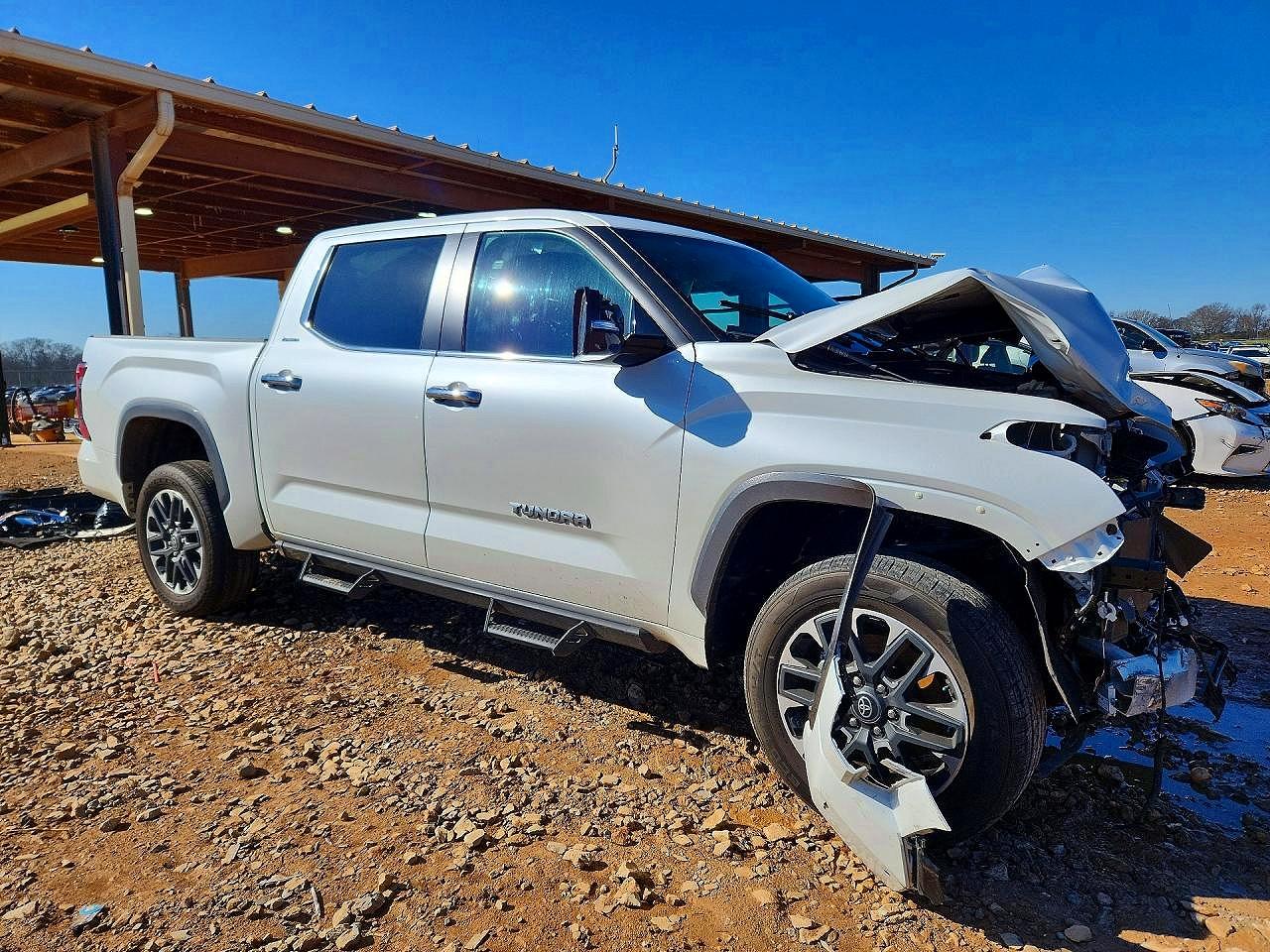 Toyota Tundra Limited V8