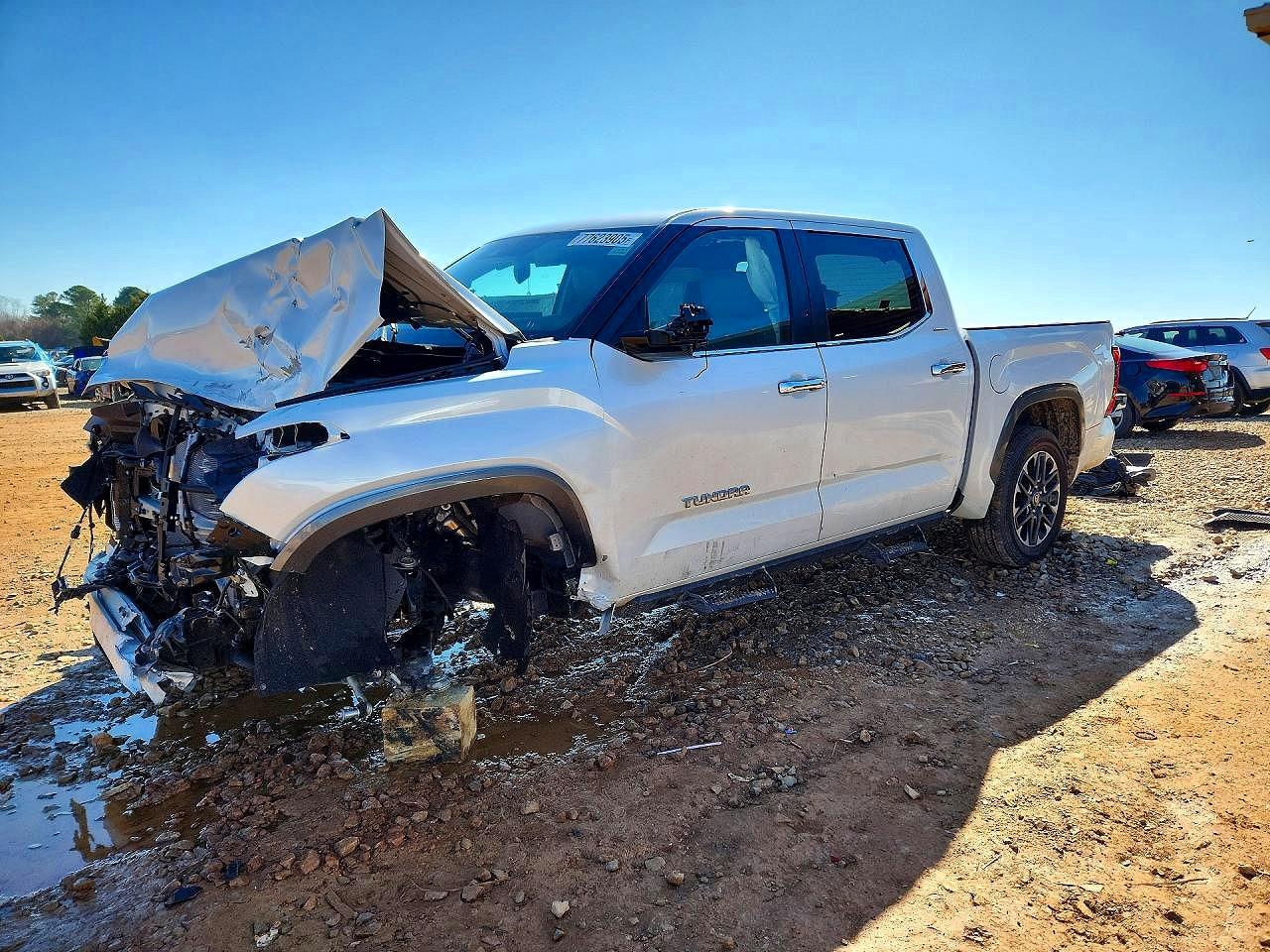 Salvage Toyota Tundra Image