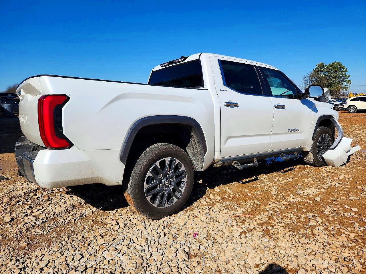 Toyota Tundra Limited V8