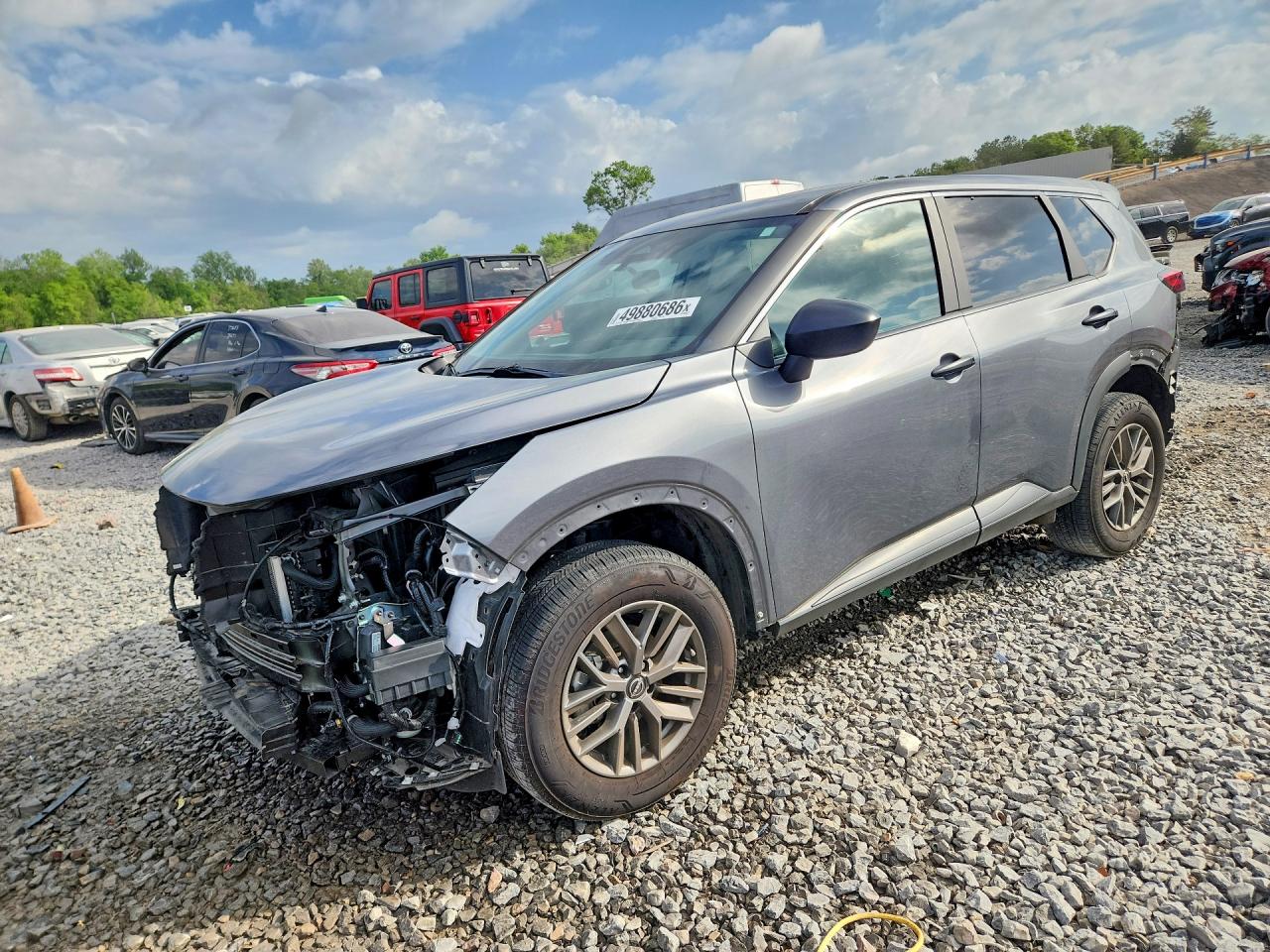 Salvage Nissan Rogue Image