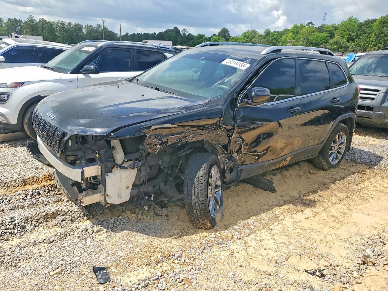 Salvage Jeep Cherokee Image