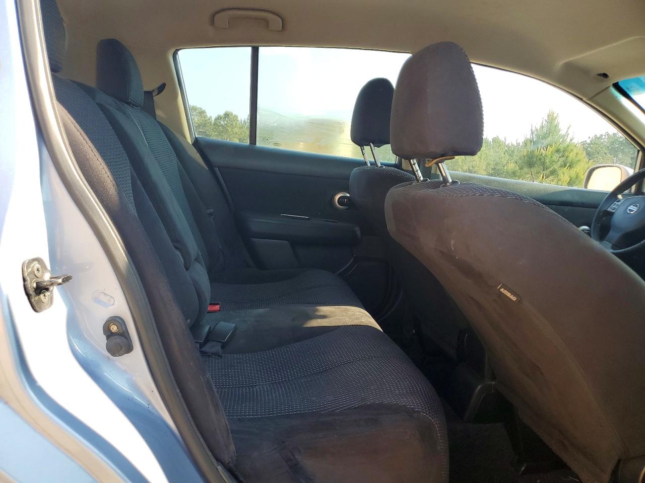 Nissan Versa 1.8 S