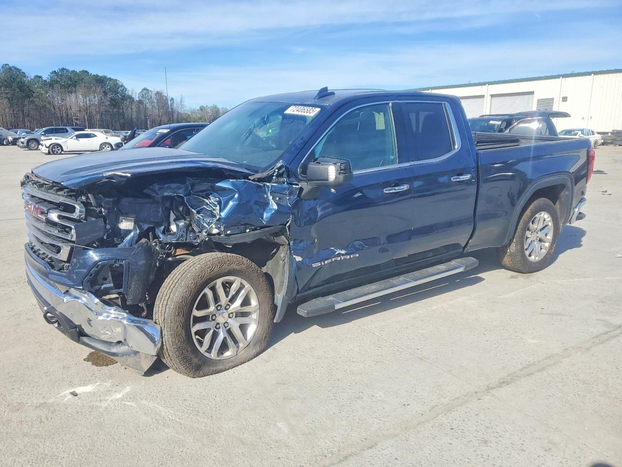 Salvage GMC Sierra Image