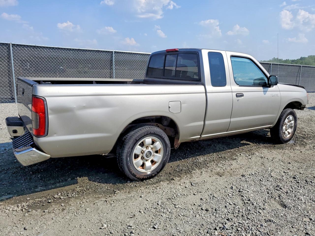 Nissan Frontier King Cab Xe