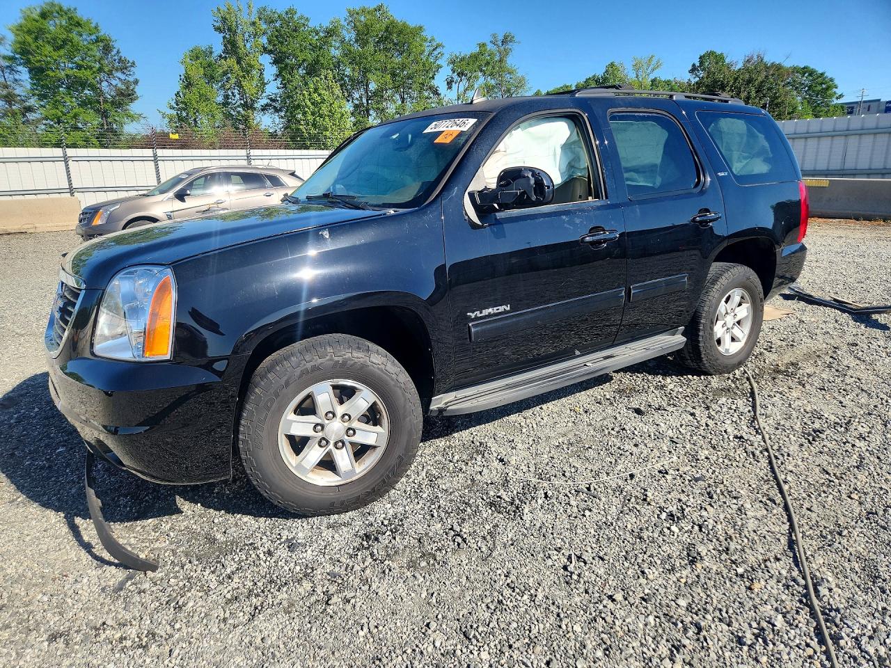 Salvage GMC Yukon Image