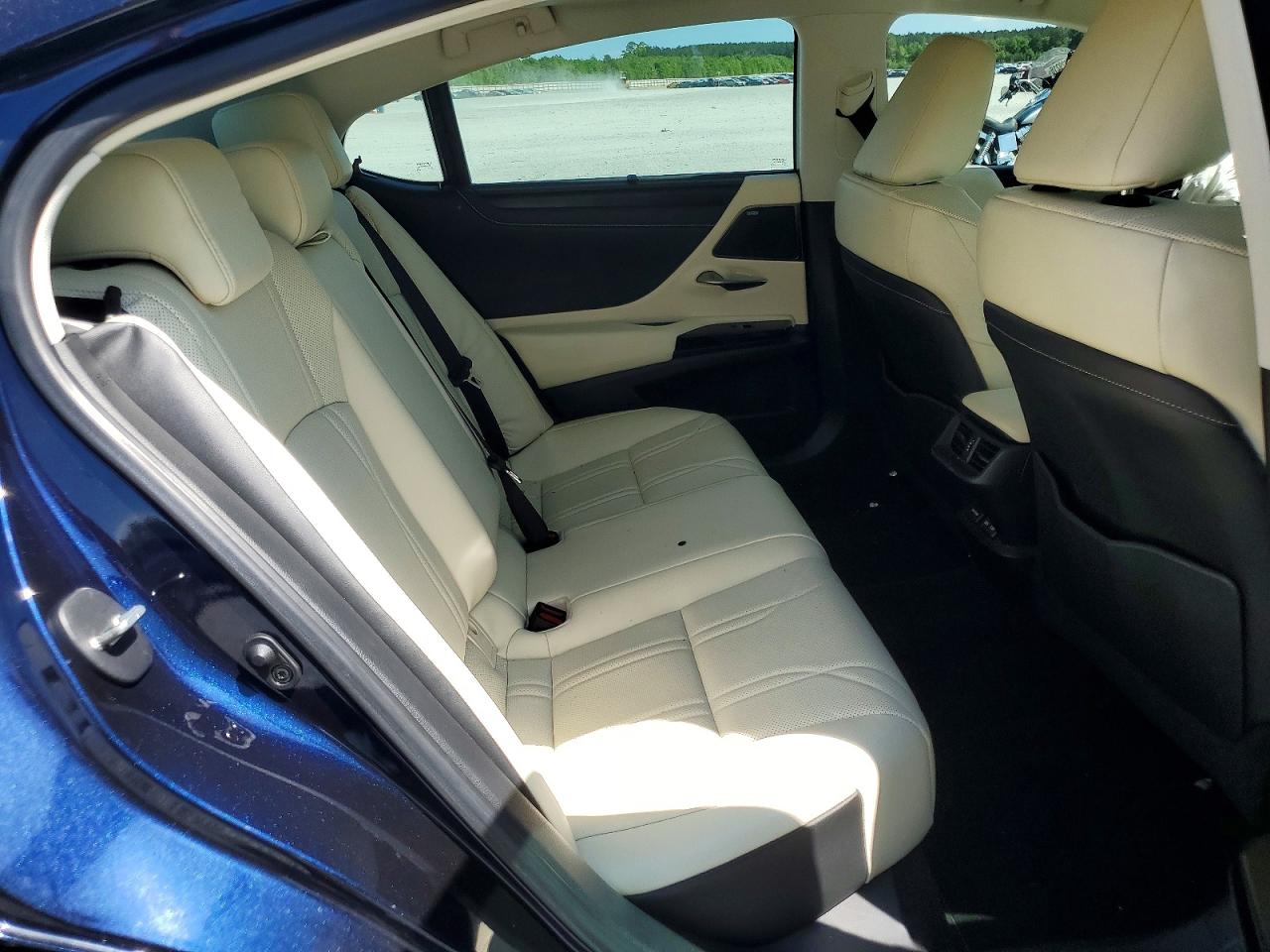 Lexus Es Ultra Luxury