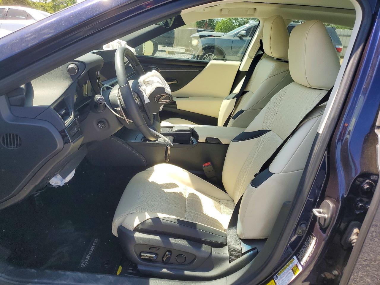 Lexus Es Ultra Luxury