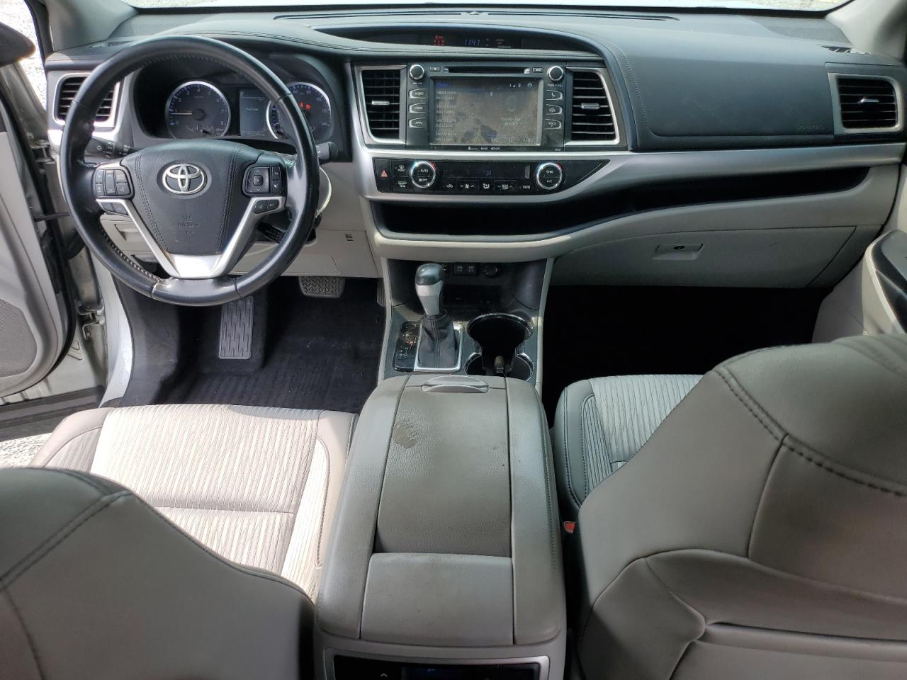 Toyota Highlander Le Plus