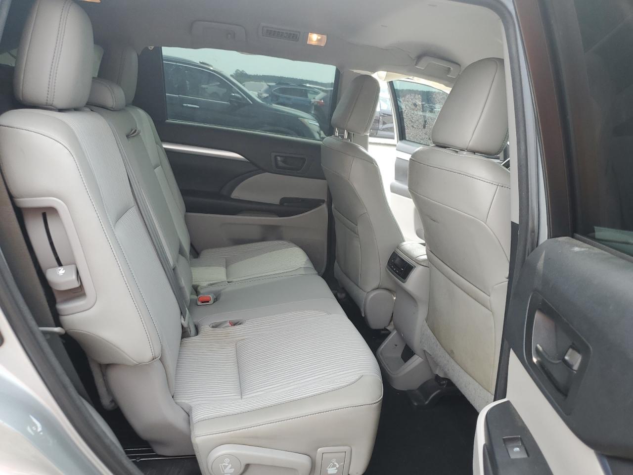 Toyota Highlander Le Plus
