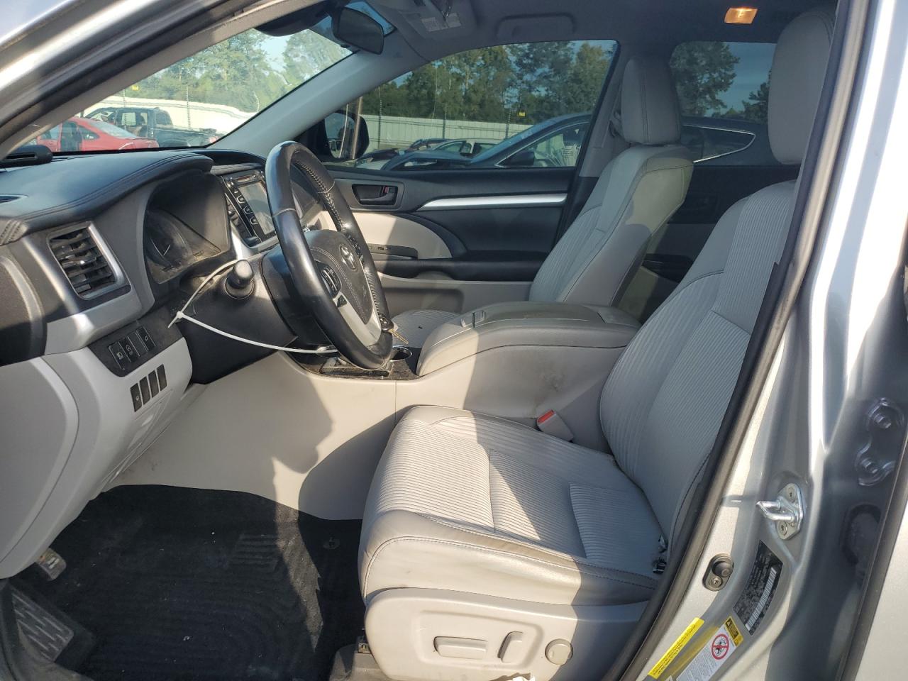 Toyota Highlander Le Plus