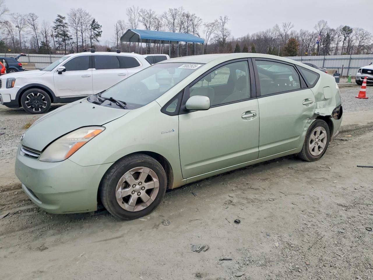 Salvage Toyota Prius Image