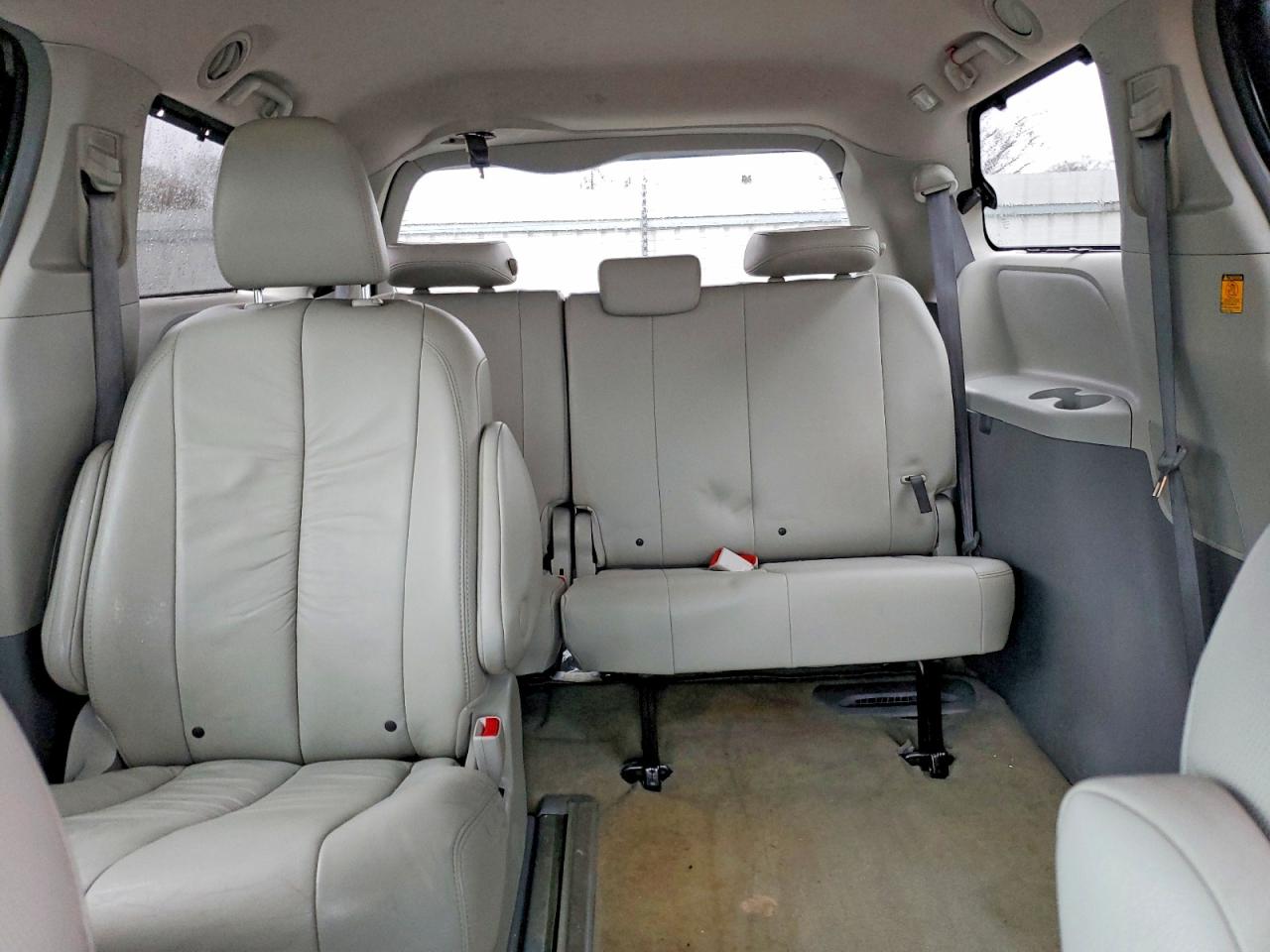 Toyota Sienna Xle 8-passenger