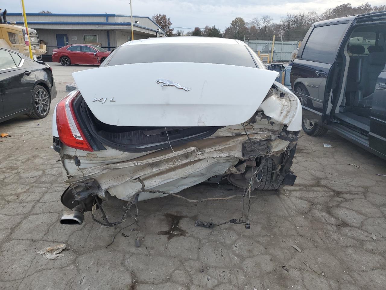 Jaguar XJ