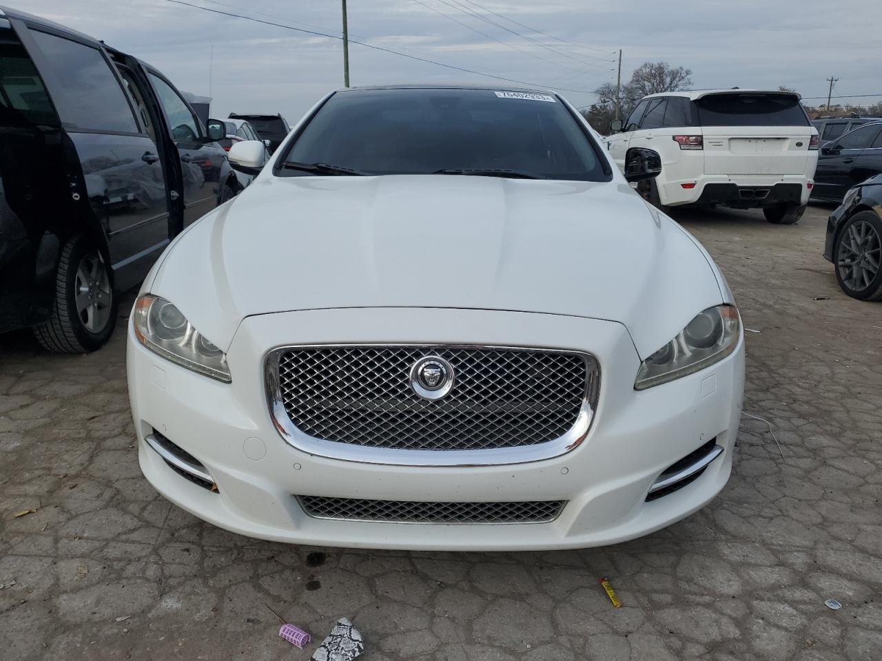 Jaguar XJ