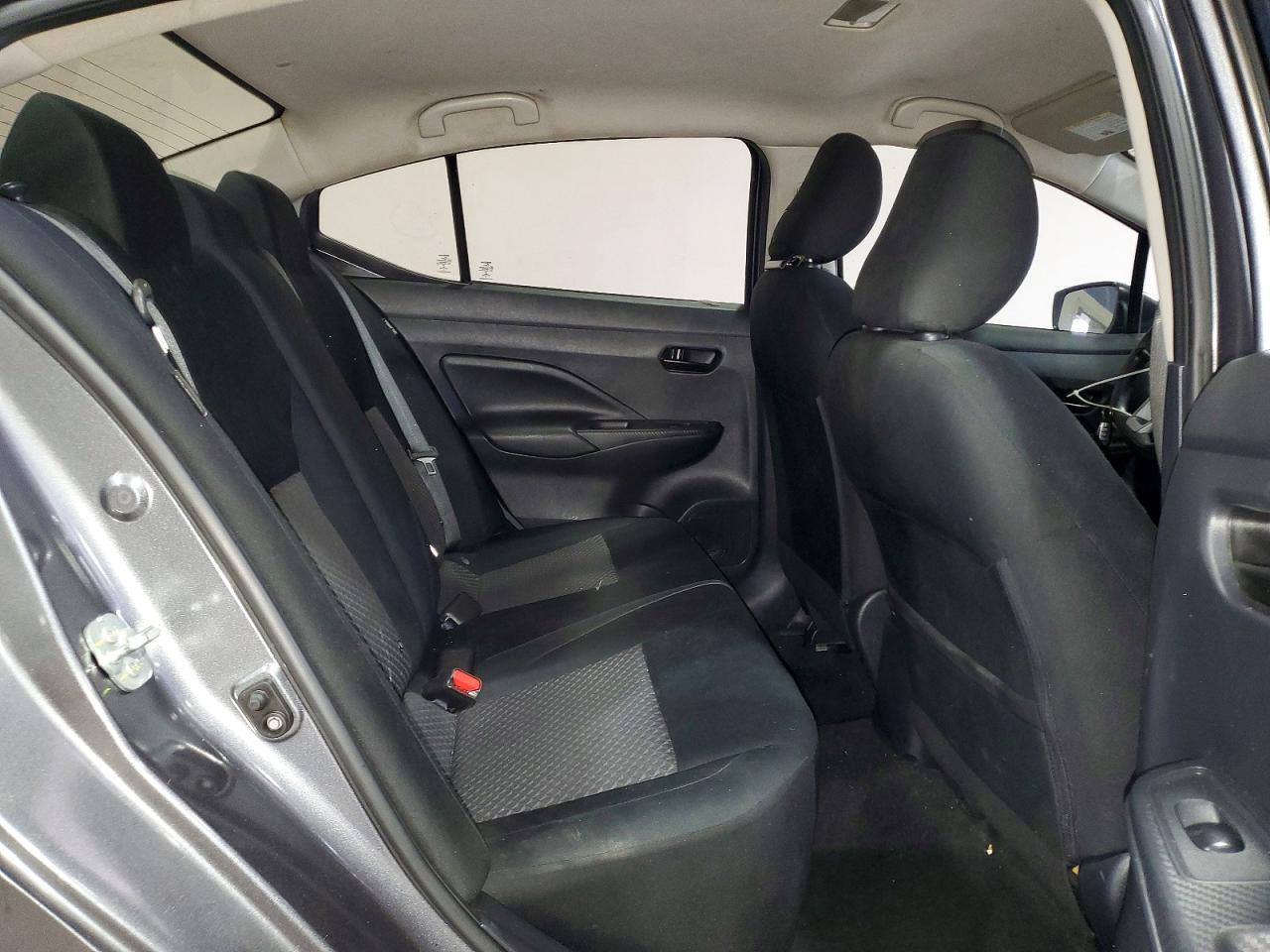 Nissan Versa S