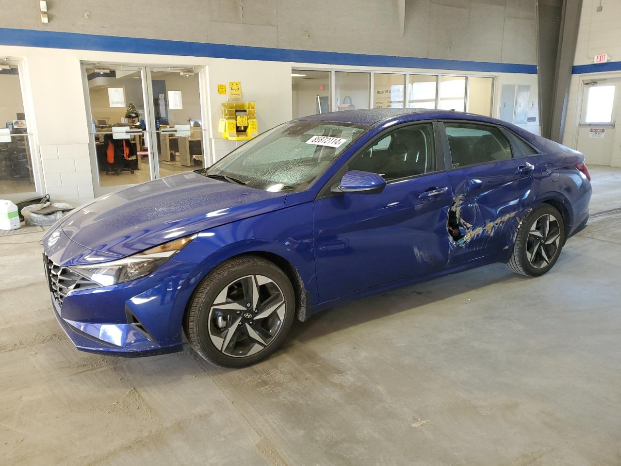 Salvage Hyundai ELANTRA Image