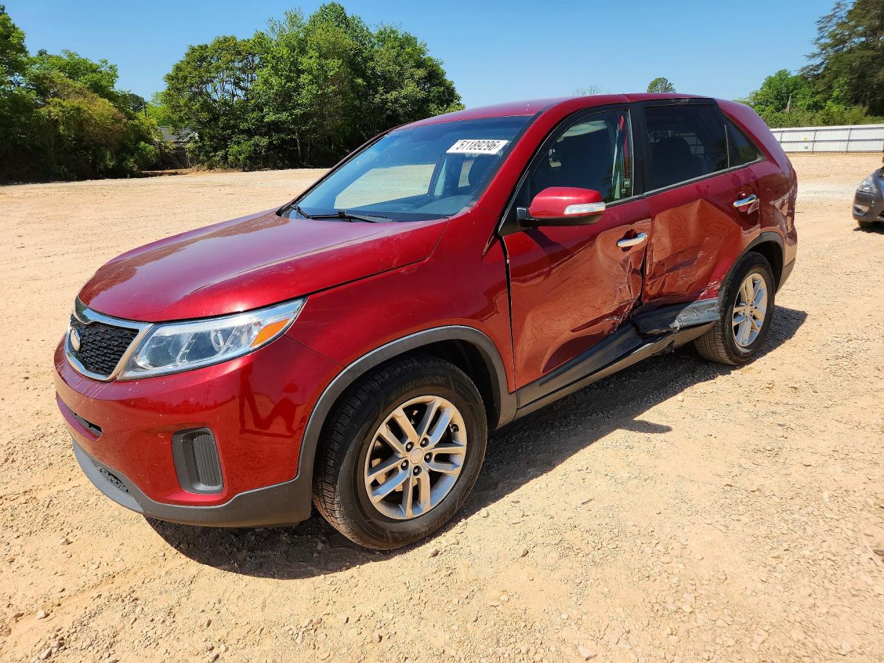 Salvage Kia Sorento Image