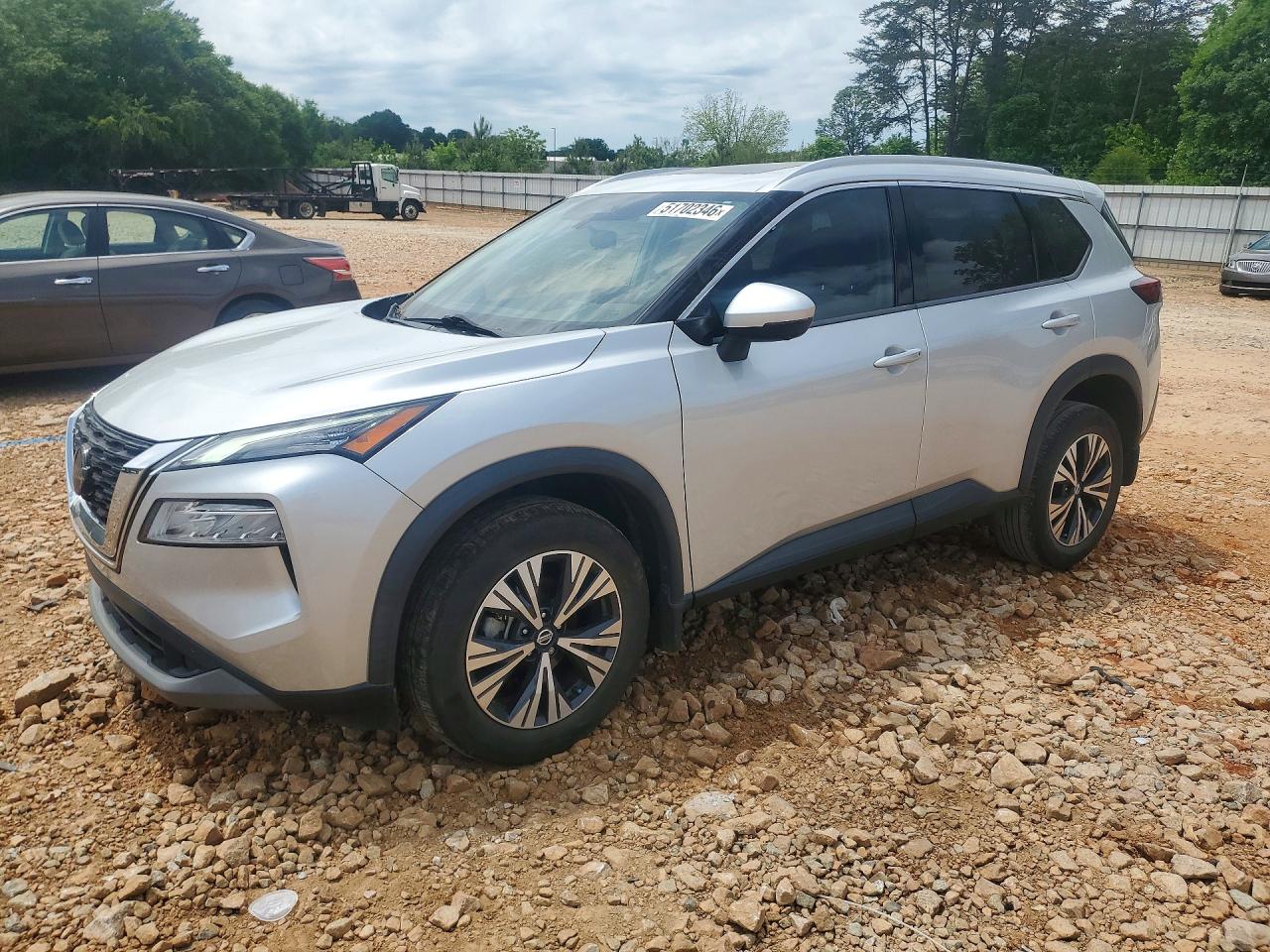 Salvage Nissan Rogue Image