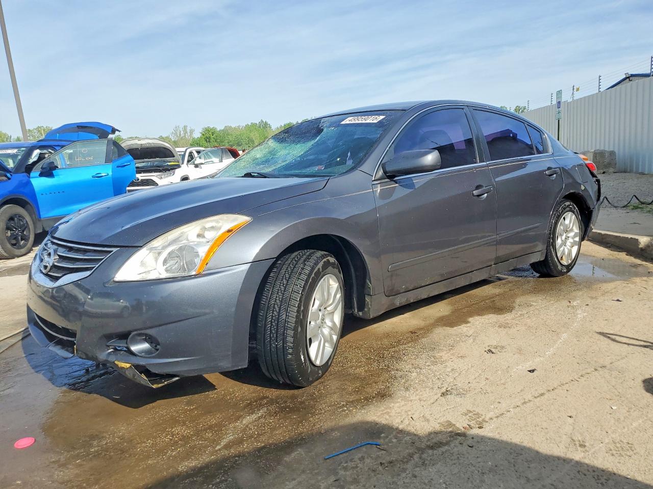 Salvage Nissan Altima Image