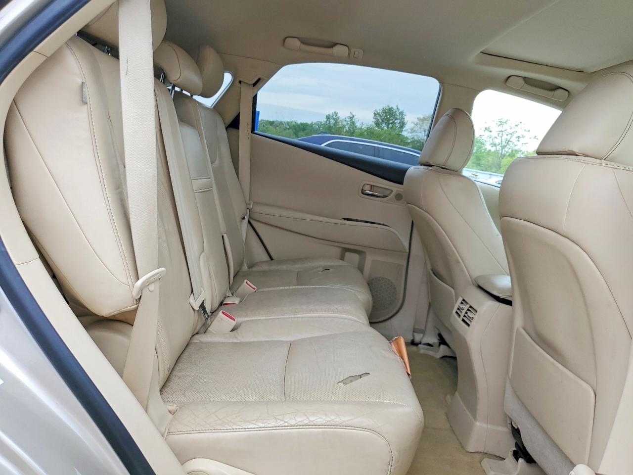 Lexus RX Base