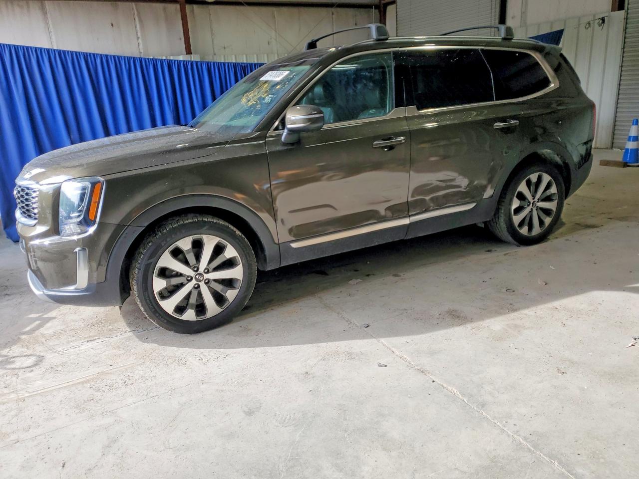 Salvage Kia Telluride Image