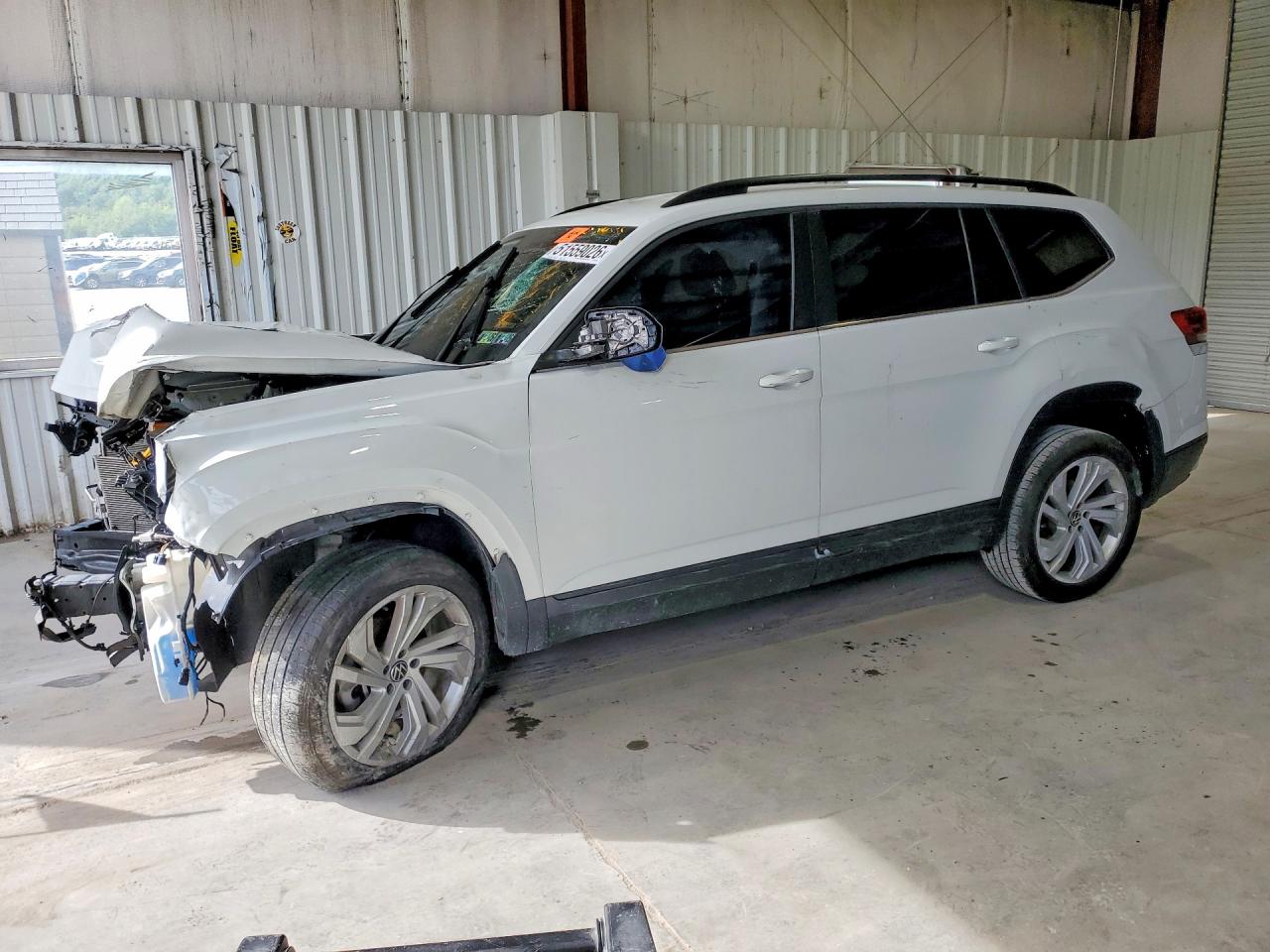 Salvage Volkswagen Atlas Image