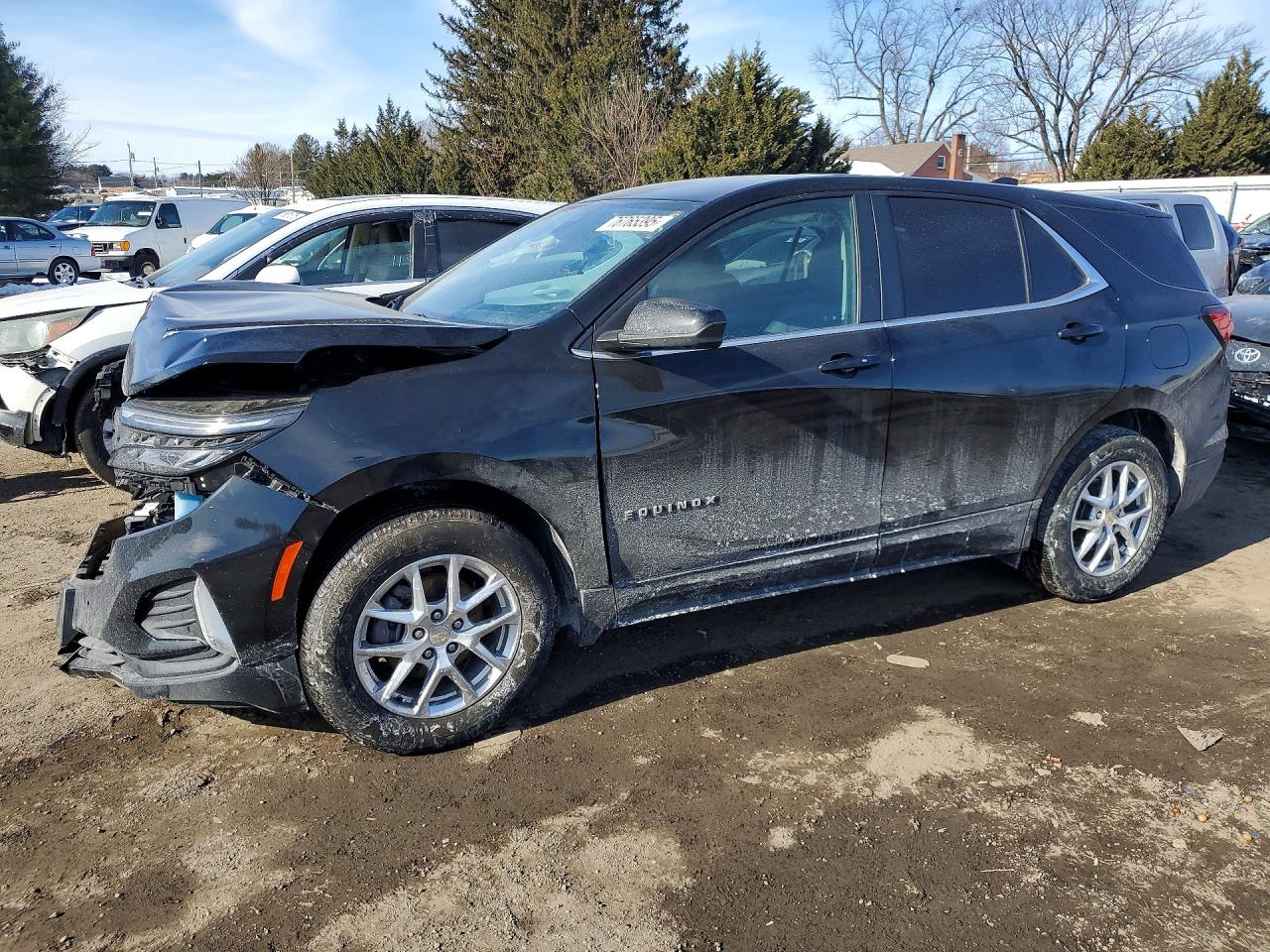 Salvage Chevrolet Equinox Image