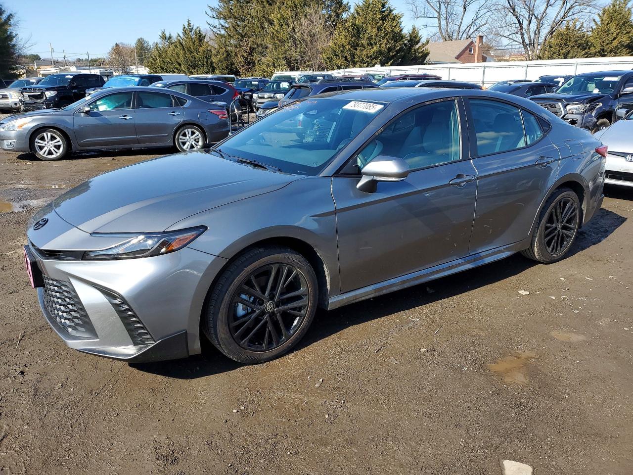 Salvage Toyota Camry Image