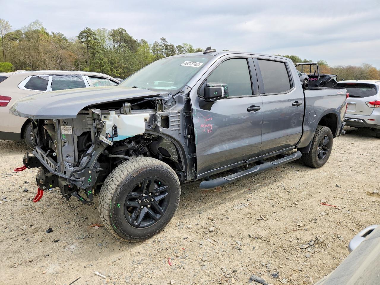 Salvage Chevrolet Silverado Image