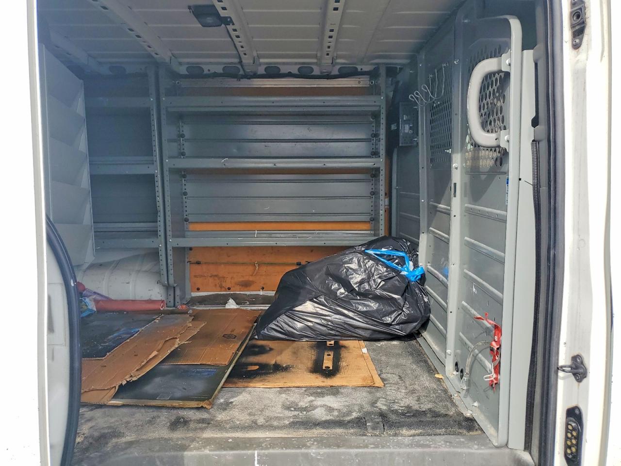 Nissan Nv