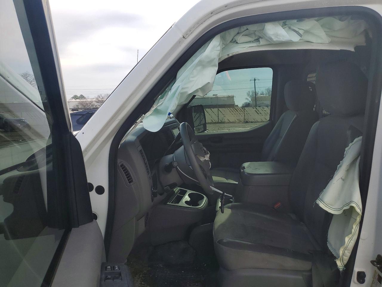 Nissan Nv