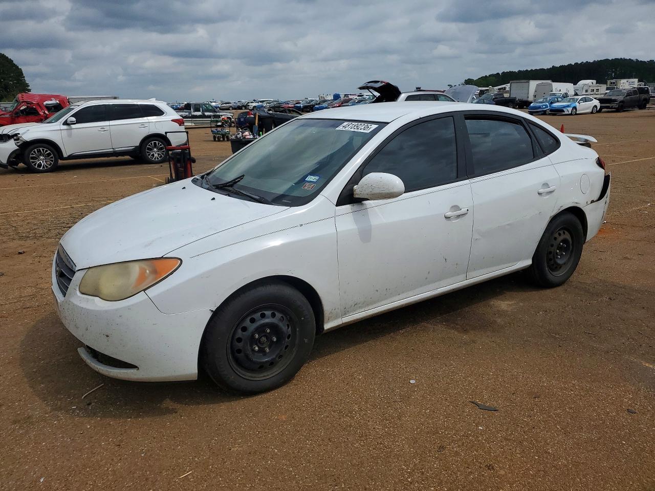 Salvage Hyundai ELANTRA Image