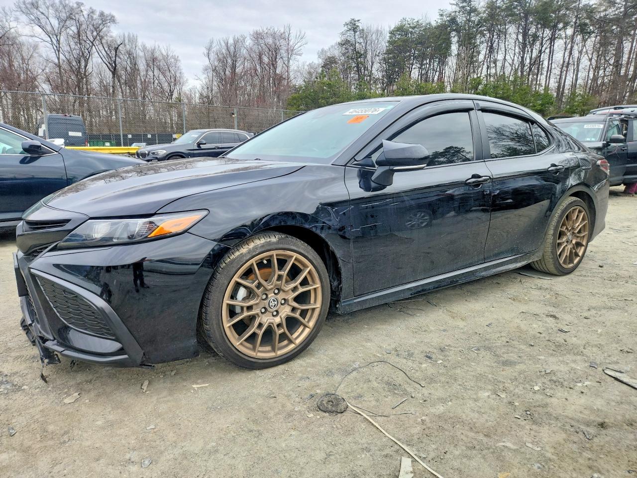 Salvage Toyota Camry Image