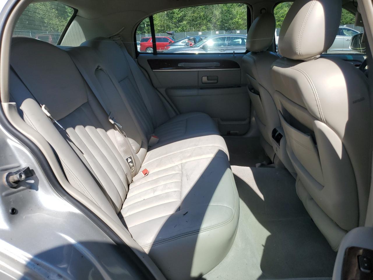 Lincoln Towncar Signature