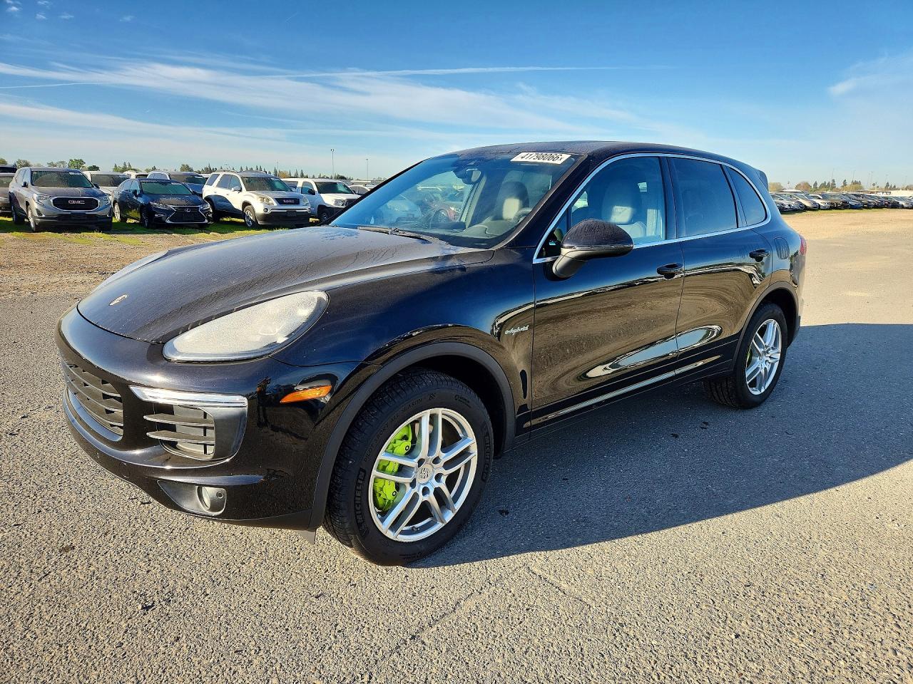 Salvage Porsche Cayenne Image
