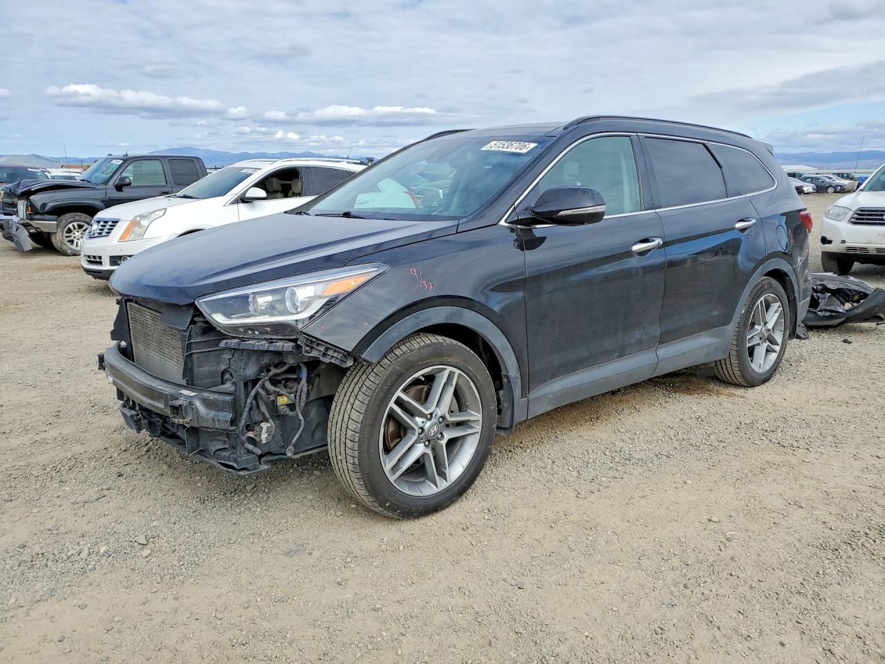 Salvage Hyundai SANTA FE Image