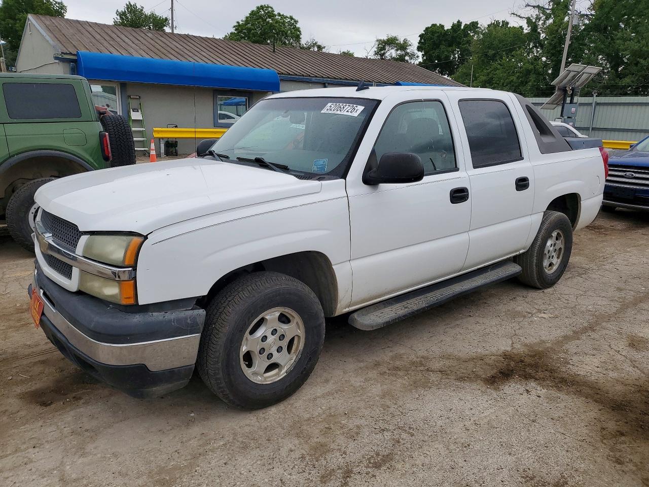 Salvage Chevrolet Avalanche Image