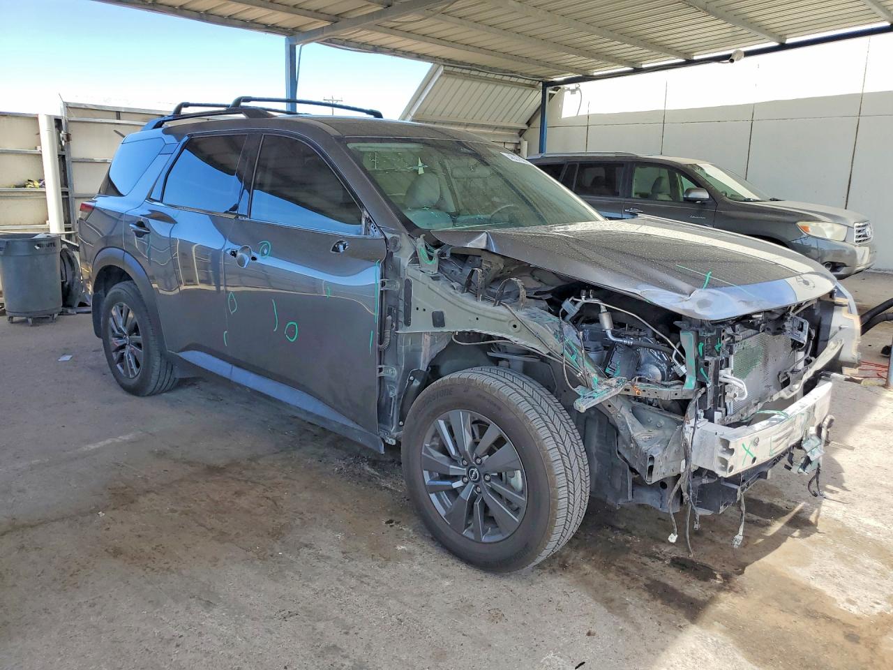 Nissan Pathfinder Sv