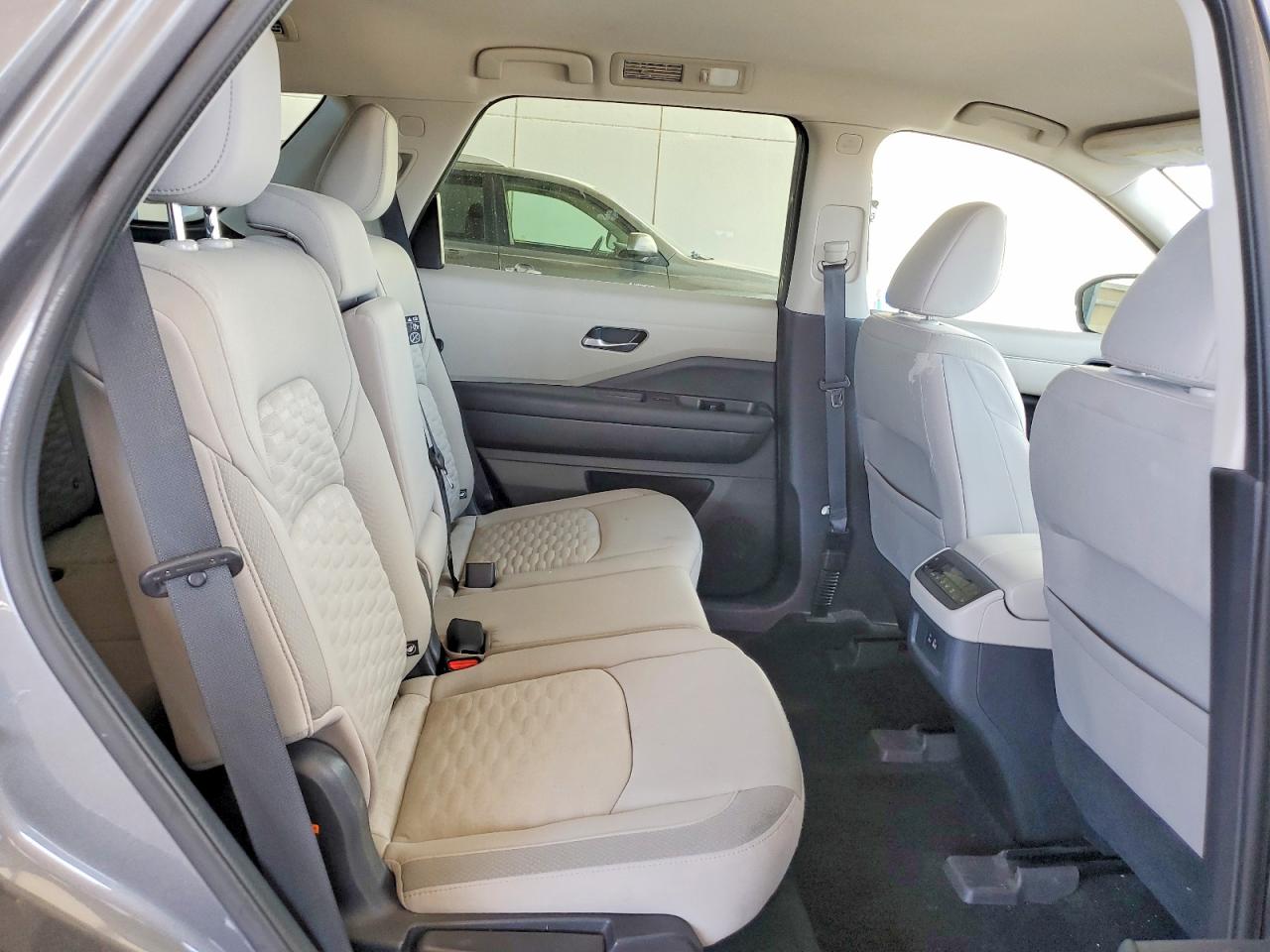 Nissan Pathfinder Sv