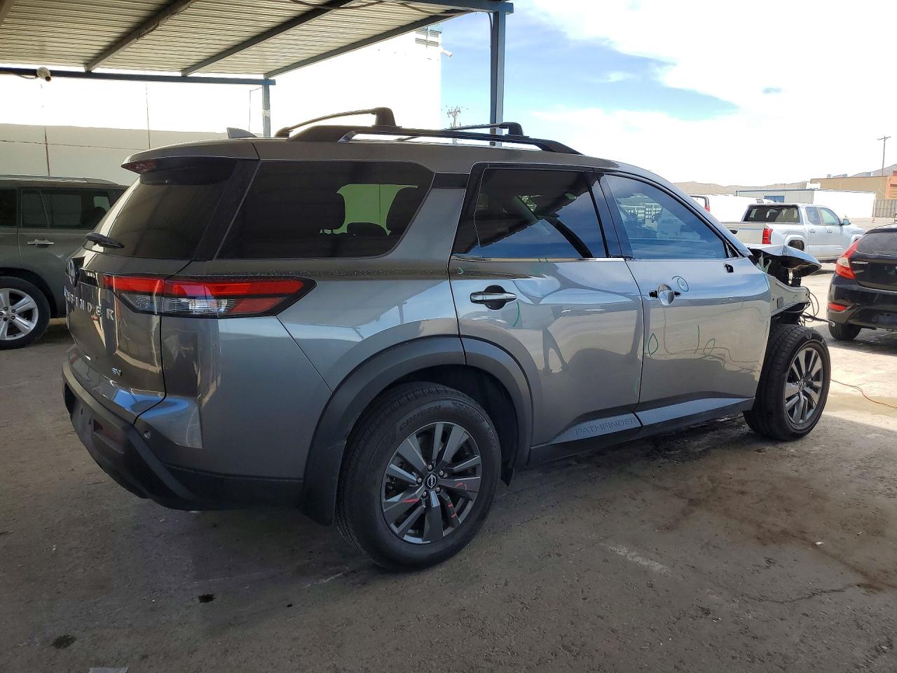 Nissan Pathfinder Sv