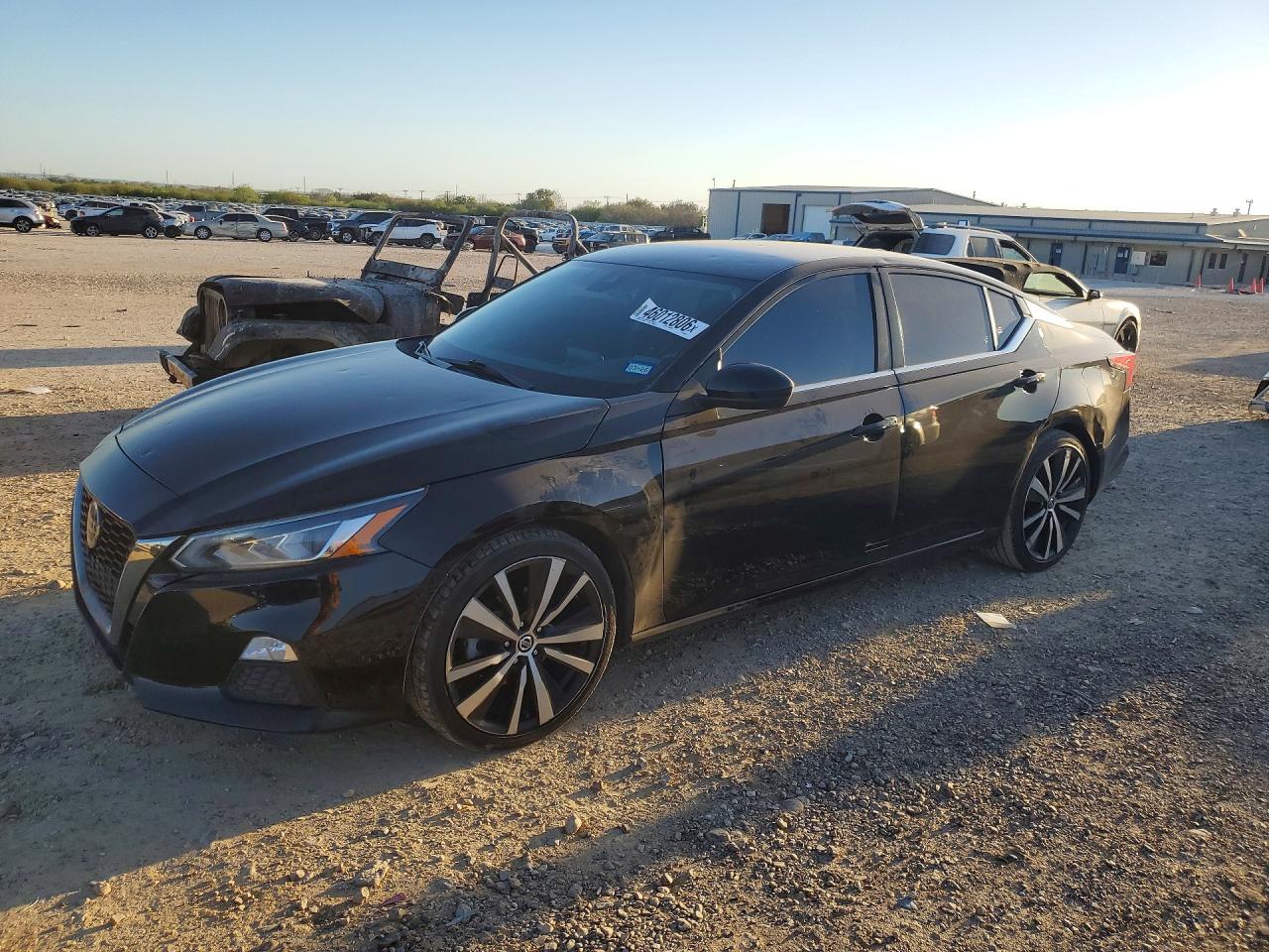 Salvage Nissan Altima Image