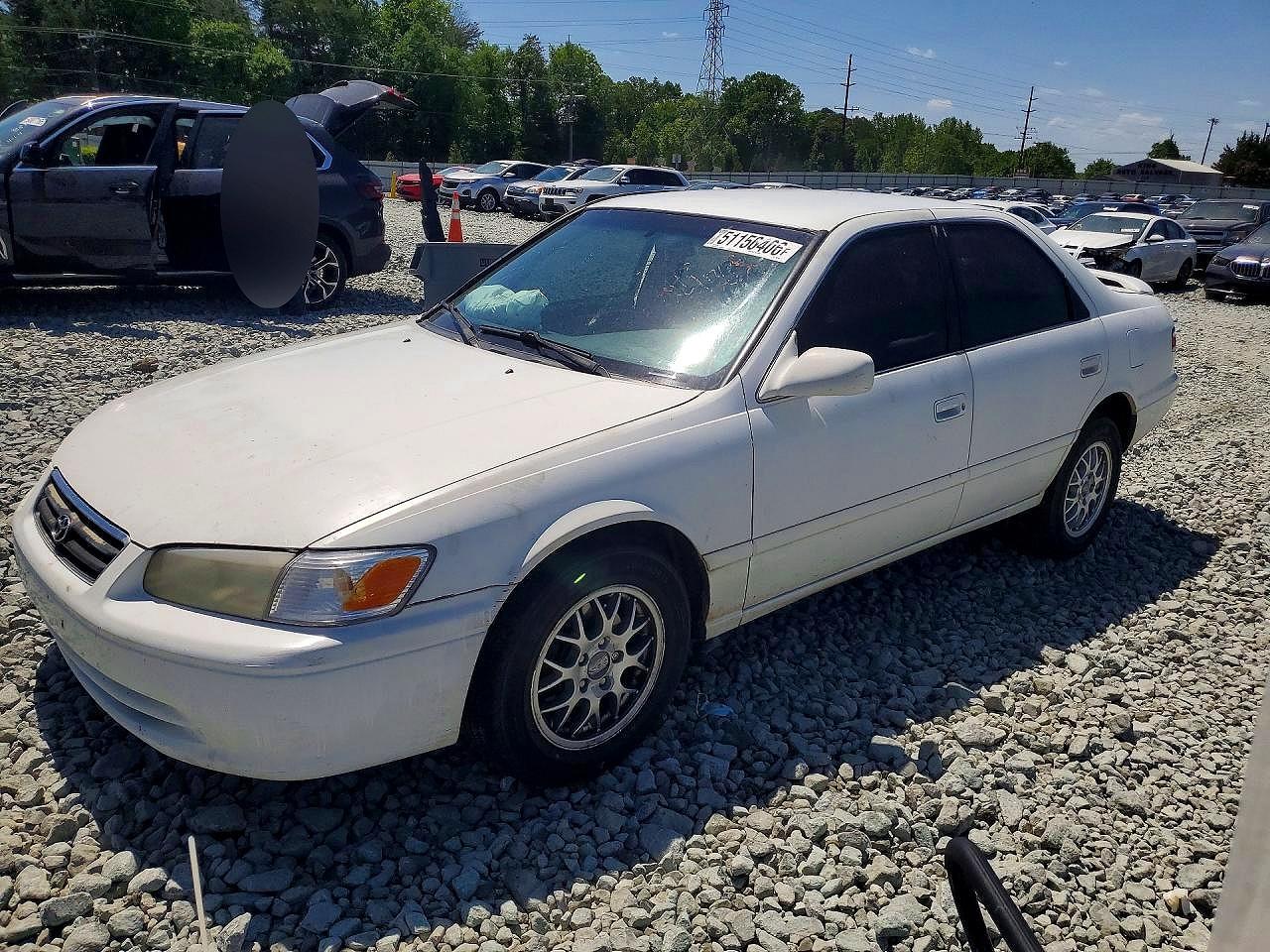 Salvage Toyota Camry Image