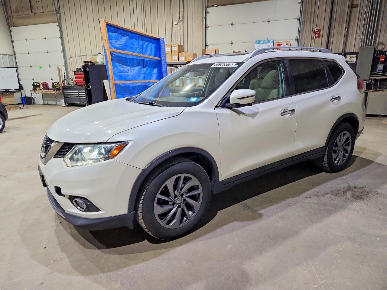 Salvage Nissan Rogue Image