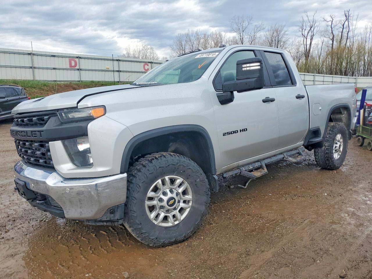 Salvage Chevrolet Silverado Image