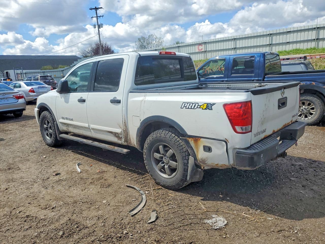 Nissan Titan Sv