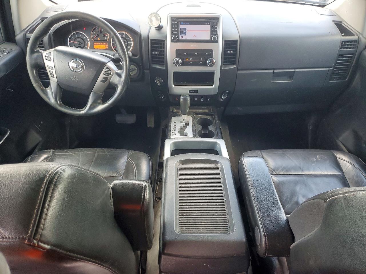 Nissan Titan Sv